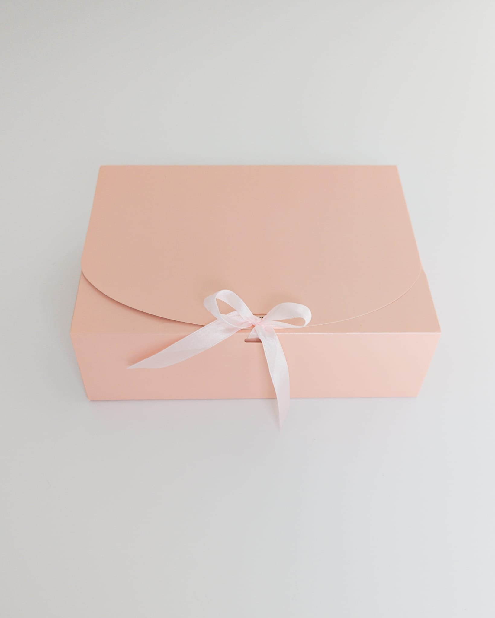 Foldable gift boxes in a sleek, elegant finish, ready for assembly
