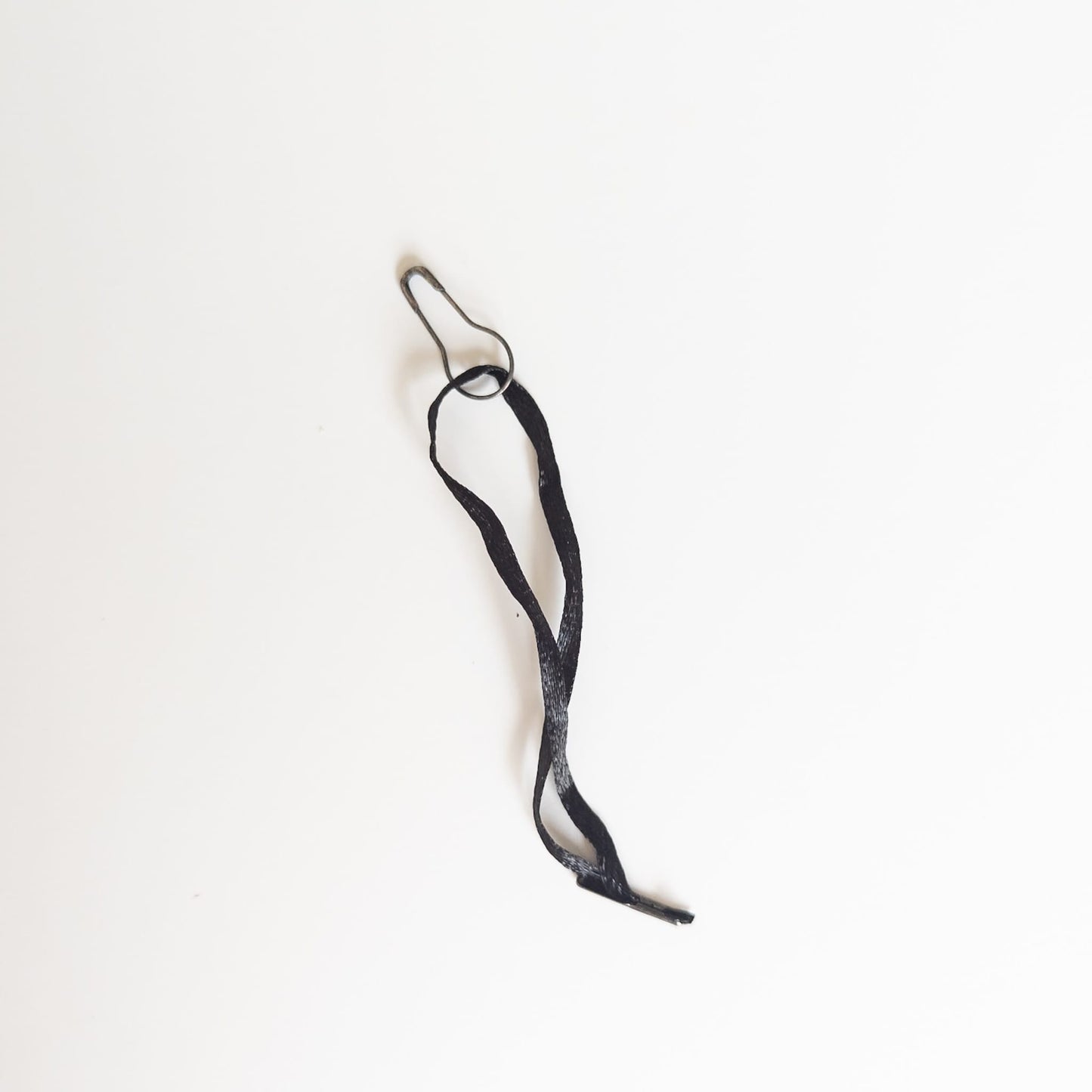 Hang Tag Fasteners - 100 Pieces